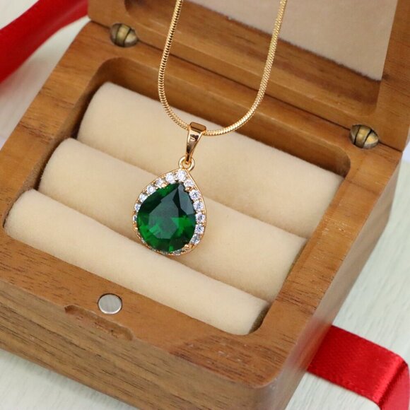 "Teardrop Green Pendant with Crystal Border in Rose Gold Finish, XPPT1613 - Picture 5 of 13